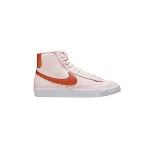 Women's Blazer Mid '77
Nike - Size 7.5 -Brand New
